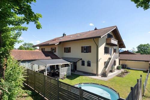 Ihr privater Sommertraum - 6 Zimmer Doppelhaushälfte zum Kaufen in Stephanskirchen