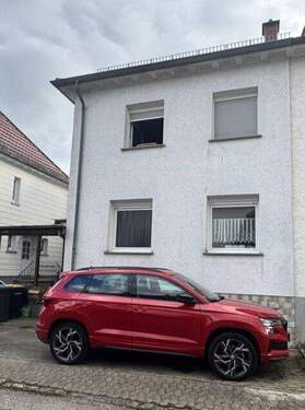 Haus Außenansicht - 7 Zimmer Doppelhaushälfte in Blieskastel
