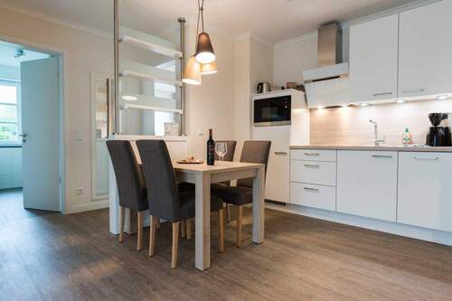 Essbereich mit Küche - Etagenwohnung mit 55,00 m&sup2; in Börgerende zum Kaufen