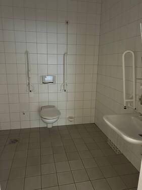 behinderten WC im EG - 