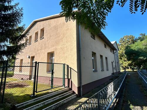 Nordostseite mit Zugang zum Garten - Büro mit 425,50 m&sup2; in Riesa zum Kaufen