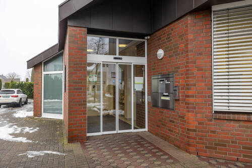 Eingang GE - *** WOHN- und PRAXISHAUS insg. 3 WE und 3 GE + GARAGE über 45k p.a. ***