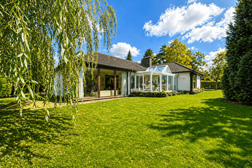 Blick_auf_Haus_vom_Garten - 4 Zimmer Einfamilienhaus zum Kaufen in Ammersbek