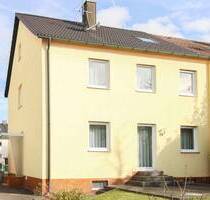 Zweifamilienhaus mit Potenzial: gepflegt, ruhige Lage, hervorragende Verkehrsanbindung - Nürnberg Altenfurt Zweifamilienhaus mit Potenzial: gepflegt, ruhige Lage, hervorragende Verkehrsanbindung - Nürnberg Altenfurt