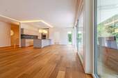 lichtdurchfluteter Wohnbereich - 5 Zimmer Terrassenwohnung in Hamburg
