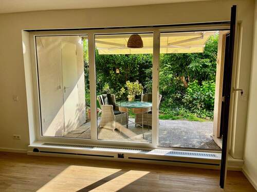 Schöne Terrasse mit Blick ins Grüne - Wunderschöne Wohnung mit Blick ins Grüne in Meersburg sucht neuen Eigentümer