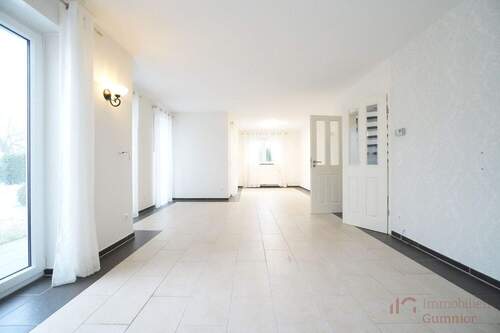 Wohn- und Esszimmer - 