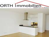 Wohnzimmer / Süd-West Terrasse - 4 Zimmer Whg. mit EBK, 2 Bädern, Fußbodenheizung und Terrasse - ruhige und zentrale Lage.