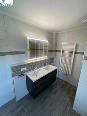 hochwertiges BAadezimmer - Doppelhaushälfte mit 135,00 m² in Blankenfelde-Mahlow zur Miete