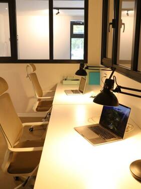 Schreibtische, höhenverstellbar - Büro in Todendorf zur Miete