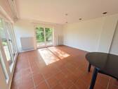 Heller Wohnraum mit Terrassenzugang (3)_#093425 - 