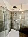 ...mit schöner Dusche - 