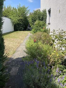 Zugang Innengarten - 4 Zimmer Reihenendhaus in Reutlingen