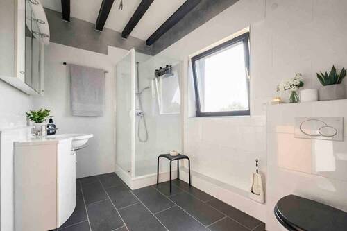 Badezimmer mit Dusche OG - 