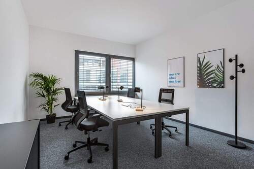 Büroraum mit 4 Arbeitsplätzen - Büro zur Miete in Bad Homburg v. d. Höhe