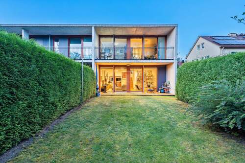 Abendaufnahme - 3 Zimmer Doppelhaushälfte zum Kaufen in Gräfelfing / Lochham