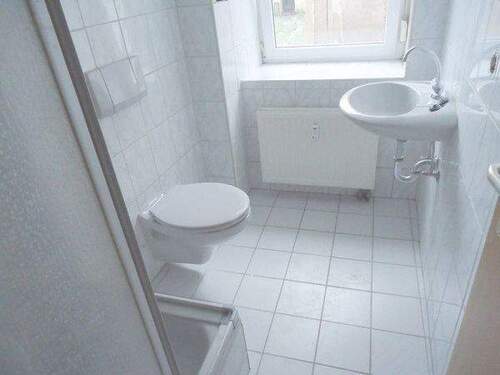 BAD Abbildung typengleich - 1 Zimmer Etagenwohnung zur Miete in Meißen