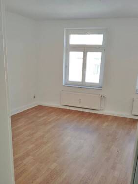 Zimmer - 1 Zimmer Mehrfamilienhaus, Wohnhaus zum Kaufen in Schwerin