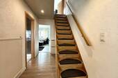 Treppe ins Obergeschoss - 
