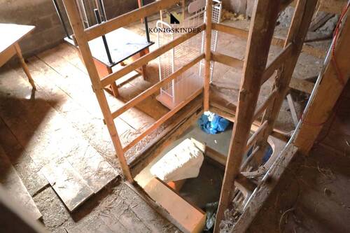 ...Platz für eine separate Treppe... - 