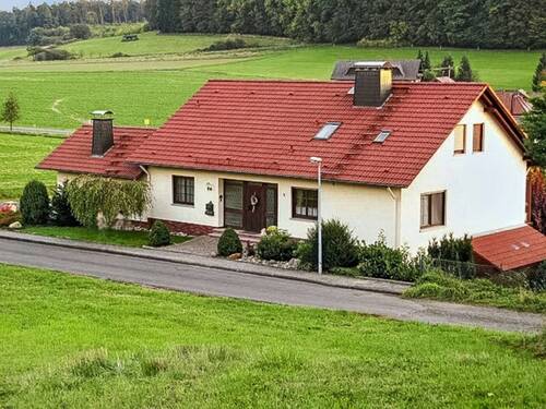 Vorderansicht - Wunderschönes Einfamilienhaus in traumhafter Lage von Naumburg-Elbenberg