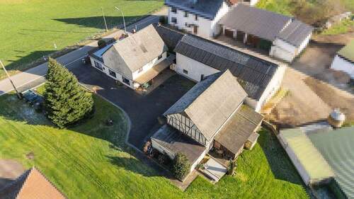 Haus - Scheune - Garage - 6 Zimmer Einfamilienhaus in Hausen (Wied)