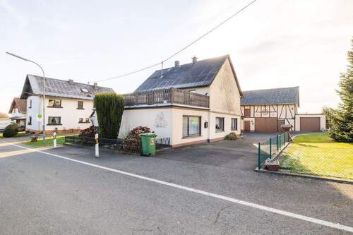 Einfahrt zum Innenhof - 