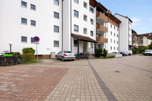 Eingang/Vorderansicht - 