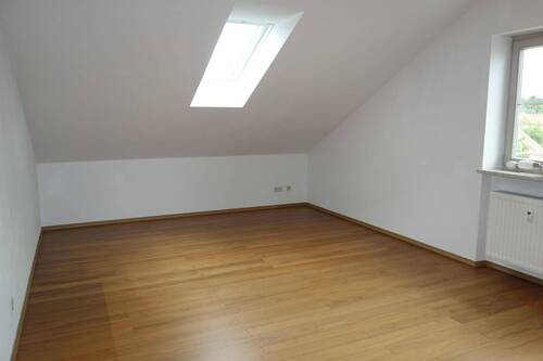 Wohnzimmer - Etagenwohnung mit 62,00 m&sup2; in Tacherting zur Miete