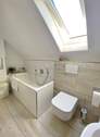 Bad mit Badewanne - 