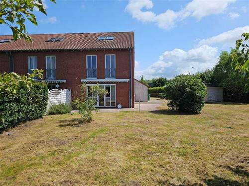 Rückfront - 5 Zimmer Mehrfamilienhaus, Wohnhaus zum Kaufen in Rostock