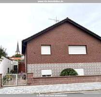 +++Wohnkomfort und Freiheit: Fertighaus mit Einliegerwohnung auf 450 m² Grundstück+++ - Riedstadt-Leeheim