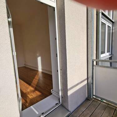 Balkontür Kinderzimmer - 3 Zimmer Etagenwohnung in Schwerin