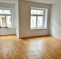 HOCHWERTIGE WOHNUNG MIT PARKETT, FUßBODENHEIZUNG, BALKON MIT GARTENANTEIL SOWIE EBK - Chemnitz Sonnenberg