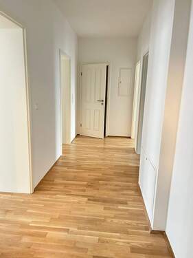 Flur - Etagenwohnung mit 86,90 m&sup2; in Chemnitz zum Kaufen