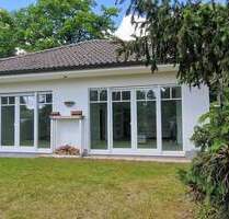 Wohnen in Fürth-Dambach. Gut erhaltener Bungalow in einem grünen Umfeld in bevorzugter Lage. Besichtigung vereinbaren.