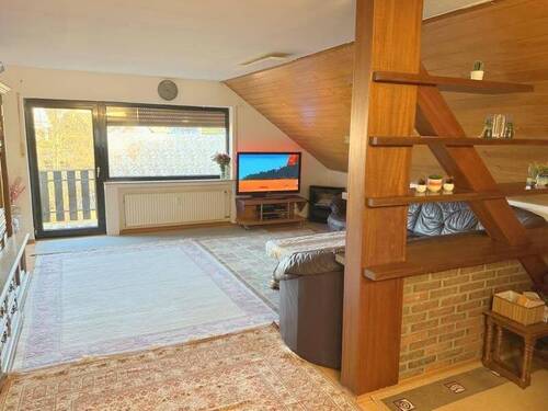 Wohnbereich - 6 Zimmer Etagenwohnung zum Kaufen in Atzelgift