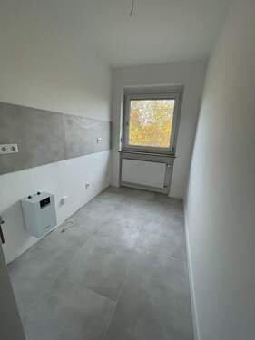 Küche, neu gefliest - 