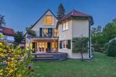 Abendansicht - 7 Zimmer Einfamilienhaus zum Kaufen in München