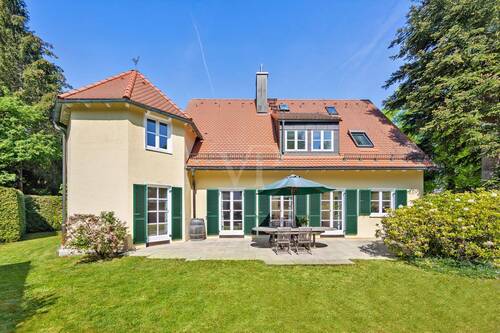 Außenansicht - Einfamilienhaus mit 245,30 m² in München zum Kaufen