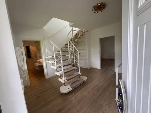 Flur_EG3 - 4 Zimmer Doppelhaushälfte in Hamburg
