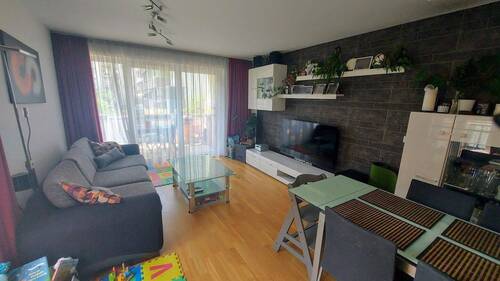Wohnzimmer - 3 Zimmer Etagenwohnung zur Miete in Nürnberg