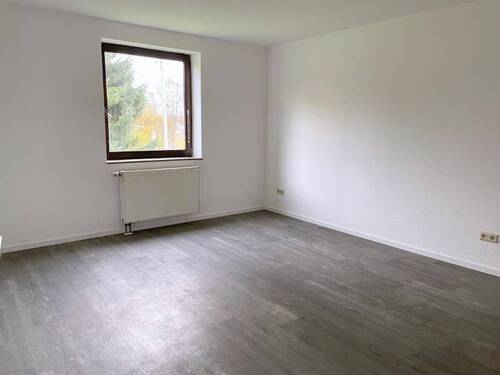 Wohnzimmer - 2 Zimmer Etagenwohnung zur Miete in Westerburg