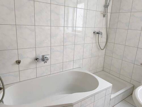 Badezimmer Ansicht 2 - 