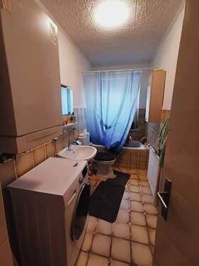 Badezimmer.jpg - 2 Zimmer Etagenwohnung in Tirschenreuth