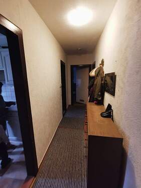 Flur.jpg - Etagenwohnung mit 52,00 m&sup2; in Tirschenreuth zur Miete