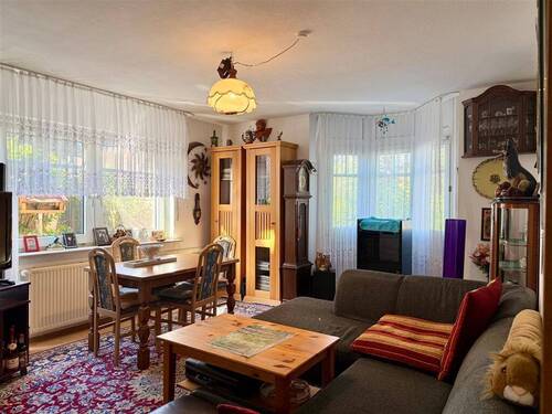 Wohnzimmer l - 3 Zimmer Etagenwohnung in Aurich