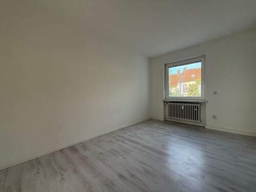Freundliches Kinder-/Arbeitszimmer 1 - 