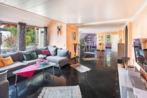 Wohnzimmer - 6 Zimmer Etagenwohnung in München