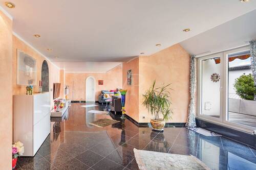 Wohnzimmer - Etagenwohnung mit 221,60 m² in München zum Kaufen